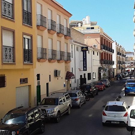 Apartamentos Vicenta Carihuela By Playa Miguel トレモリノス エクステリア 写真