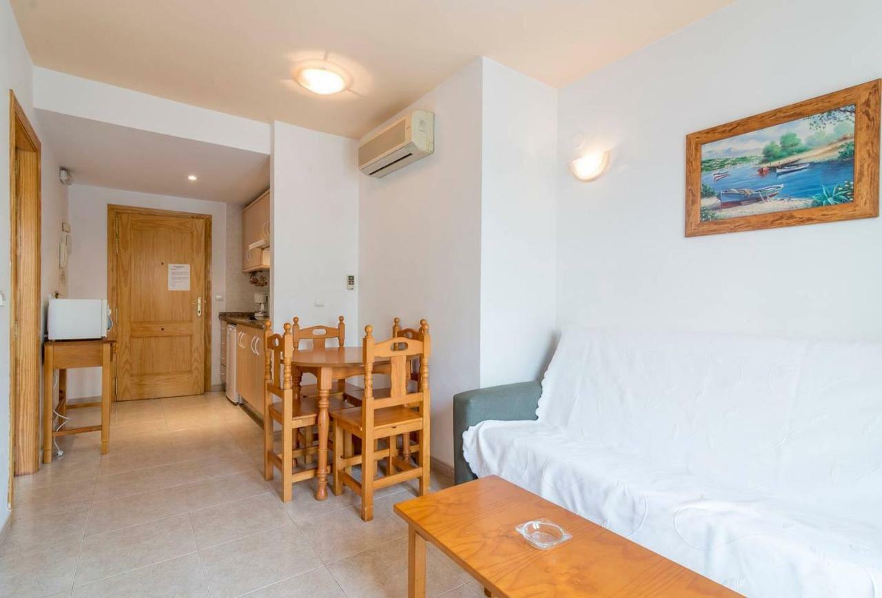 Apartamentos Vicenta Carihuela By Playa Miguel トレモリノス エクステリア 写真