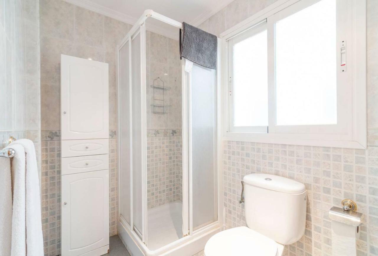 Apartamentos Vicenta Carihuela By Playa Miguel トレモリノス エクステリア 写真
