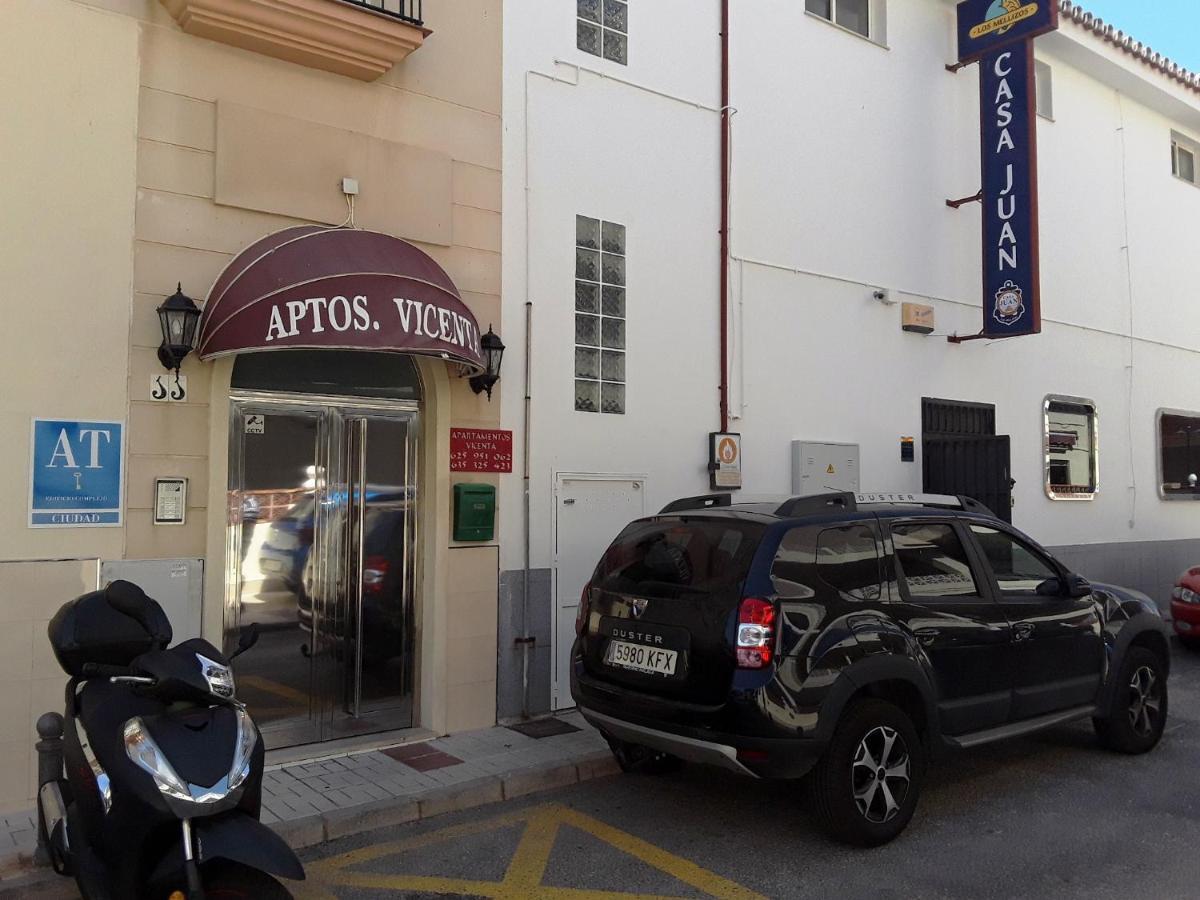 Apartamentos Vicenta Carihuela By Playa Miguel トレモリノス エクステリア 写真